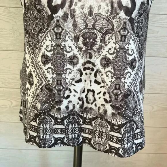 Apt 9 black & white abstract print embellished short sleeve top Size Small - Picture 3 of 6